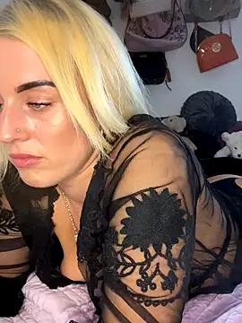 Snapshot of Barbie_26 chatting on November 2025 03:16:01 PM Barbie 26 online show from November 2025 03:16:01 PM