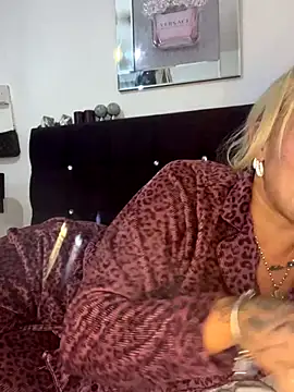 Snapshot of Barbie_26 chatting on December 2025 04:01:02 PM Barbie 26 online show from December 2025 04:01:02 PM