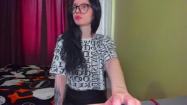 Hi Kitti online show from March 2025 06:53:02 AM