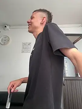 Daddyrich 632 online show from February 2026 07:20:01 PM