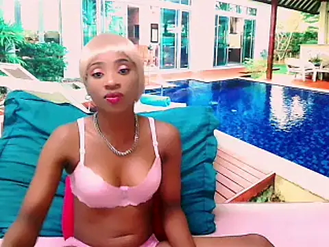 Snapshot of EbonyCreamy69 chatting on February 2025 09:33:01 PM EbonyCreamy69 online show from February 2025 09:33:01 PM