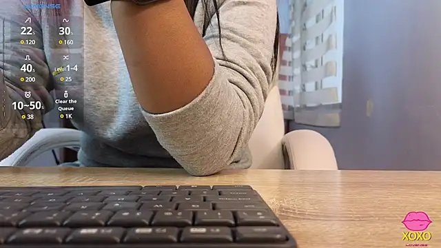 lou rosse  online show from February 2025 07:59:02 PM