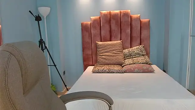 lou rosse  online show from March 2026 07:52:01 PM