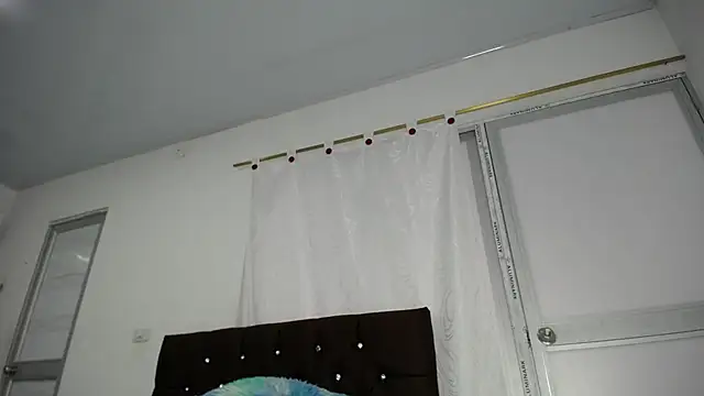 Snapshot of Sweet_hot_mia chatting on February 2026 01:56:02 PM Sweet hot mia online show from February 2026 01:56:02 PM