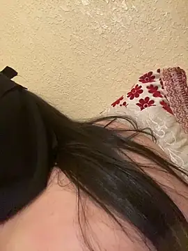 Cameelia online show from November 2025 10:04:01 AM