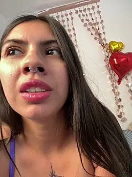 Snapshot of Argentiiniita chatting on February 2025 09:22:01 PM Argentiiniita online show from February 2025 09:22:01 PM