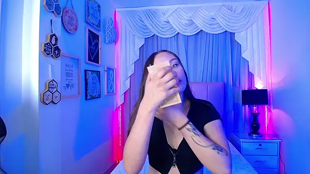 Snapshot of Ivyy_Crystal chatting on November 2025 08:43:01 PM Ivyy Crystal online show from November 2025 08:43:01 PM