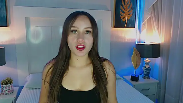 Snapshot of Ivyy_Crystal chatting on December 2025 01:15:01 PM Ivyy Crystal online show from December 2025 01:15:01 PM