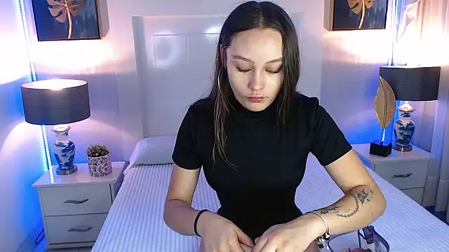 Ivyy Crystal online show from March 2026 12:33:01 PM