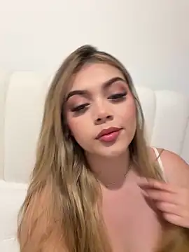 thaliafox  online show from March 2025 04:51:02 AM