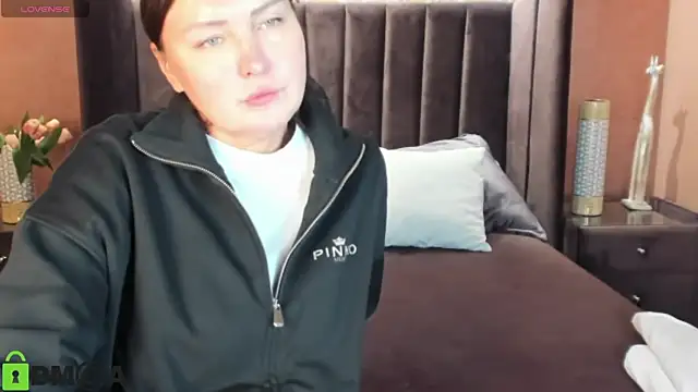 Snapshot of EmmaSparky chatting on January 2025 02:21:01 PM EmmaSparky online show from January 2025 02:21:01 PM