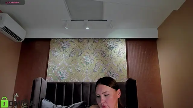 Snapshot of EmmaSparky chatting on January 2025 04:47:01 AM EmmaSparky online show from January 2025 04:47:01 AM