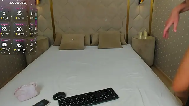 Snapshot of EmmaSparky chatting on November 2025 11:54:01 AM EmmaSparky online show from November 2025 11:54:01 AM