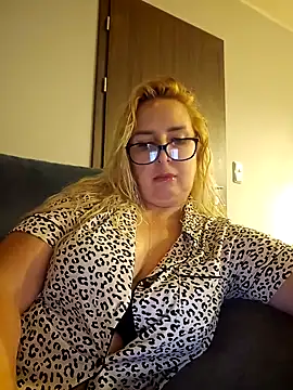 Snapshot of MariaRichi_ chatting on March 2025 07:49:02 PM MariaRichi online show from March 2025 07:49:02 PM