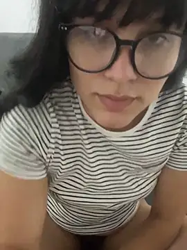 Snapshot of LanaQuen chatting on December 2024 11:31:01 PM LanaQuen online show from December 2024 11:31:01 PM