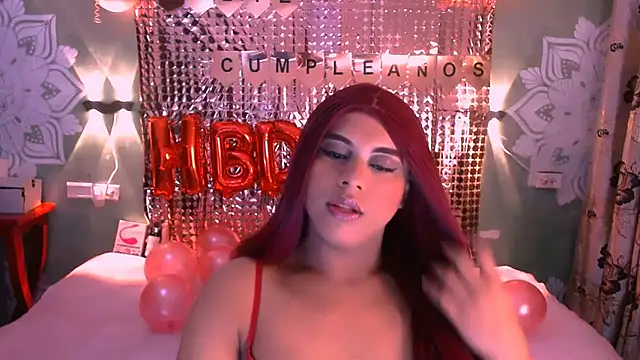 Snapshot of Emili_Roux chatting on February 2025 12:08:01 PM Emili Roux online show from February 2025 12:08:01 PM