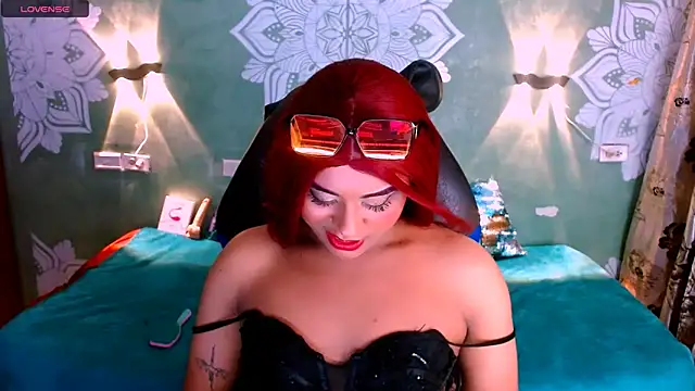 Snapshot of Emili_Roux chatting on February 2025 07:37:02 PM Emili Roux online show from February 2025 07:37:02 PM