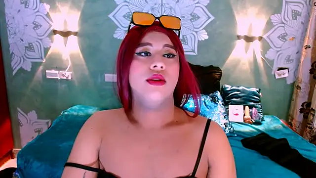 Snapshot of Emili_Roux chatting on March 2025 03:53:02 PM Emili Roux online show from March 2025 03:53:02 PM