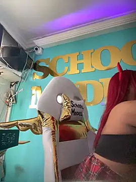 Snapshot of Emili_Roux chatting on October 2025 06:39:02 PM Emili Roux online show from October 2025 06:39:02 PM