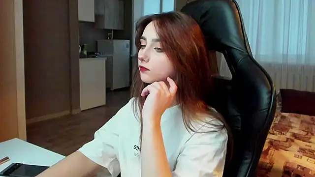 Snapshot of SilverDream chatting on February 2025 04:44:02 AM SilverDream online show from February 2025 04:44:02 AM