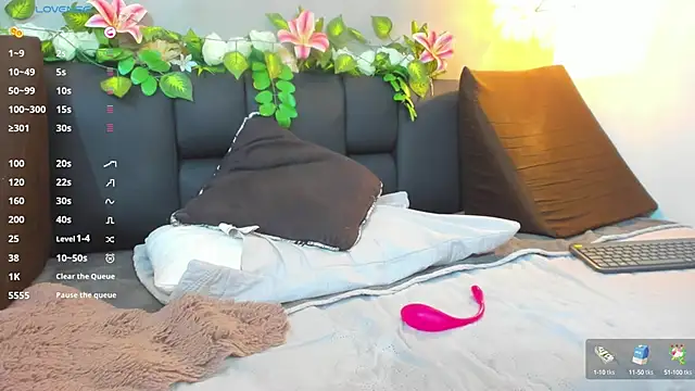 Snapshot of Hannah_williams1 chatting on January 2025 03:17:02 AM Hannah williams1 online show from January 2025 03:17:02 AM