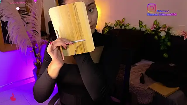 Snapshot of Hannah_williams1 chatting on December 2025 08:28:02 PM Hannah williams1 online show from December 2025 08:28:02 PM