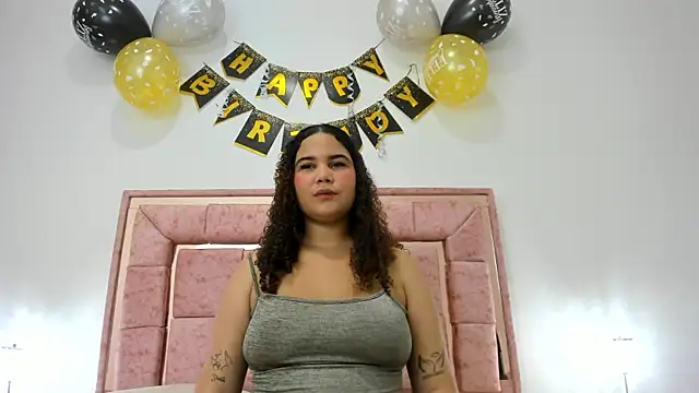 zoee lovv online show from December 2024 03:25:02 AM