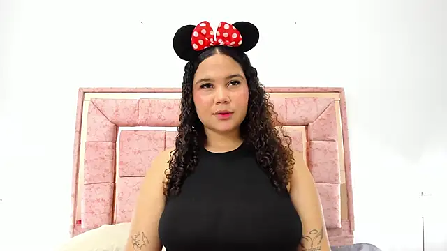 zoee lovv online show from January 2025 03:13:01 AM