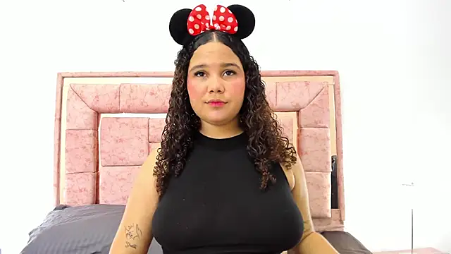 zoee lovv online show from January 2025 03:05:02 AM