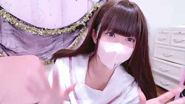 Yurie  online show from November 2025 01:13:01 PM