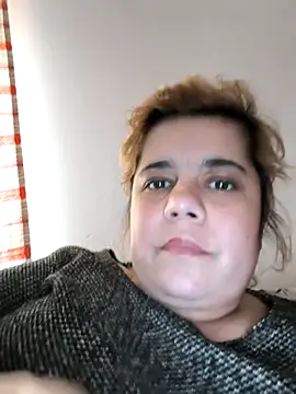 Snapshot of AnnyLwe chatting on December 2025 01:05:02 PM AnnyLwe online show from December 2025 01:05:02 PM