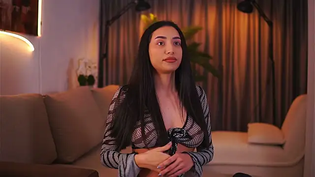 Snapshot of GinaValentinna chatting on February 2025 06:51:01 PM GinaValentinna online show from February 2025 06:51:01 PM