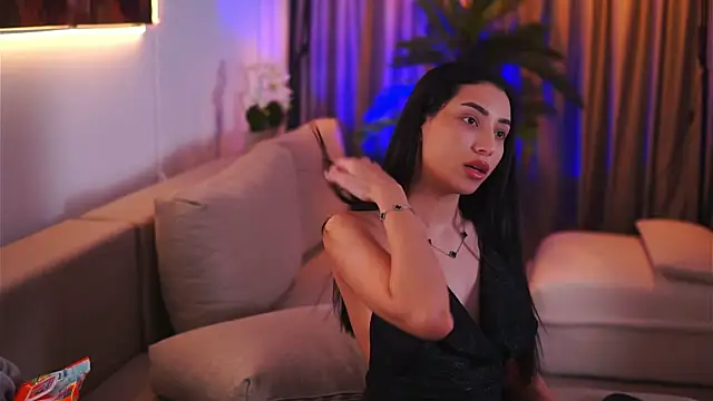 Snapshot of GinaValentinna chatting on February 2025 01:46:02 AM GinaValentinna online show from February 2025 01:46:02 AM