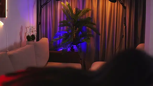 Snapshot of GinaValentinna chatting on February 2025 07:03:01 PM GinaValentinna online show from February 2025 07:03:01 PM