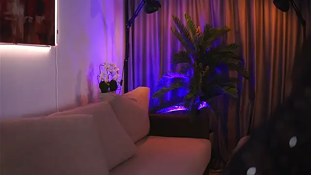 Snapshot of GinaValentinna chatting on March 2025 07:49:02 PM GinaValentinna online show from March 2025 07:49:02 PM