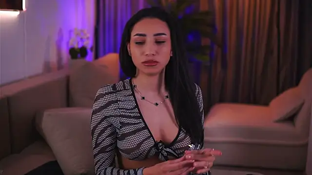 Snapshot of GinaValentinna chatting on March 2025 01:57:01 AM GinaValentinna online show from March 2025 01:57:01 AM