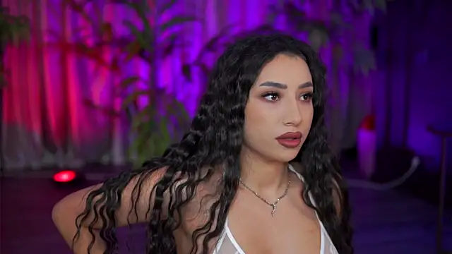 Snapshot of GinaValentinna chatting on September 2025 06:44:02 PM GinaValentinna online show from September 2025 06:44:02 PM