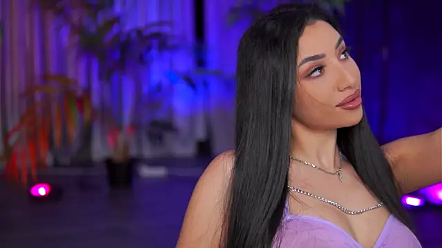 Snapshot of GinaValentinna chatting on October 2025 06:59:01 PM GinaValentinna online show from October 2025 06:59:01 PM