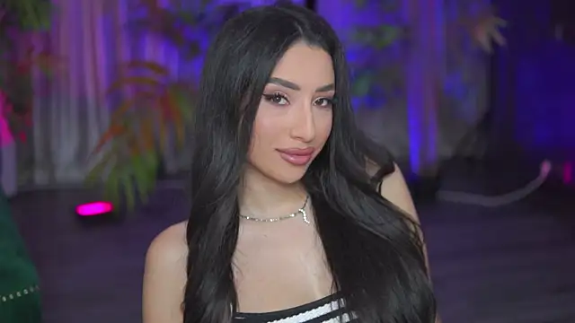 Snapshot of GinaValentinna chatting on October 2025 06:40:02 PM GinaValentinna online show from October 2025 06:40:02 PM