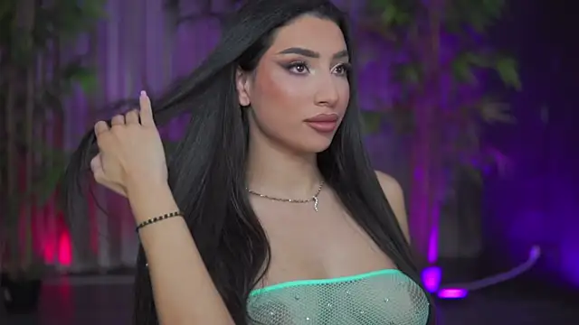 Snapshot of GinaValentinna chatting on October 2025 06:51:01 PM GinaValentinna online show from October 2025 06:51:01 PM