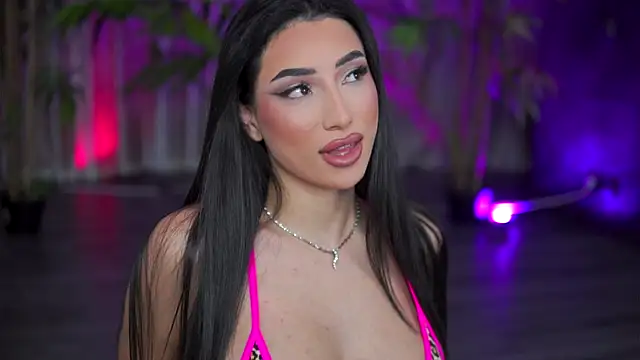 Snapshot of GinaValentinna chatting on October 2025 07:47:02 PM GinaValentinna online show from October 2025 07:47:02 PM