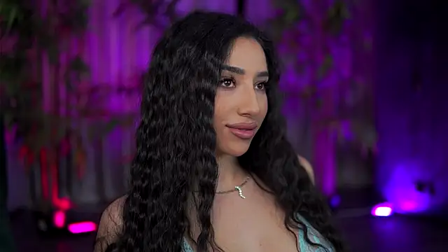 Snapshot of GinaValentinna chatting on November 2025 07:58:01 PM GinaValentinna online show from November 2025 07:58:01 PM