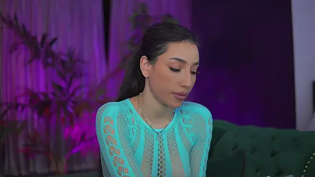 Snapshot of GinaValentinna chatting on November 2025 08:16:01 PM GinaValentinna online show from November 2025 08:16:01 PM