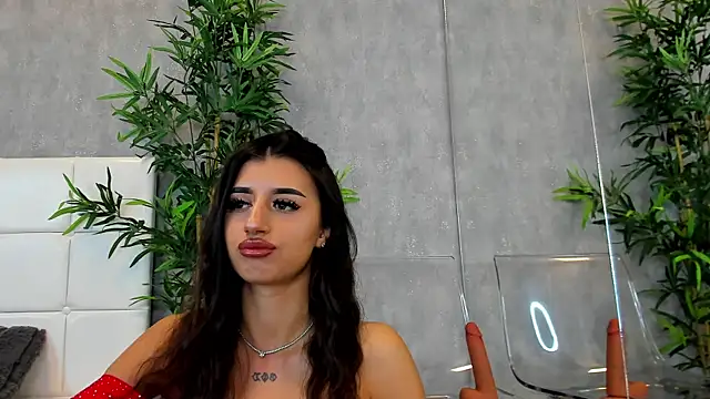 Snapshot of KatelynSparks chatting on February 2025 06:38:02 AM KatelynSparks online show from February 2025 06:38:02 AM