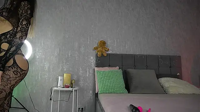 Snapshot of KatelynSparks chatting on December 2025 07:01:02 AM KatelynSparks online show from December 2025 07:01:02 AM