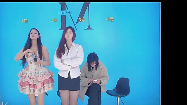 Snapshot of D18666 chatting on January 2025 05:42:02 AM D18666 online show from January 2025 05:42:02 AM