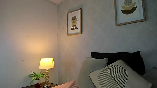 Snapshot of Caroline_dh chatting on November 2025 11:42:02 AM Caroline dh online show from November 2025 11:42:02 AM