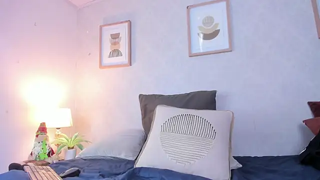 Caroline dh online show from January 2026 05:27:02 PM