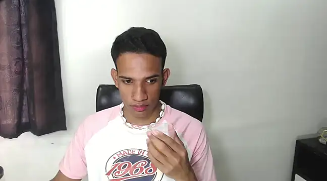 AbrahanBratz online show from December 2024 05:46:01 PM