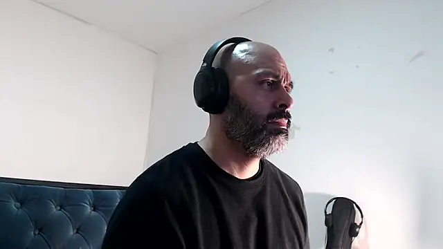 Gabriel Harmant online show from December 2024 04:31:02 AM